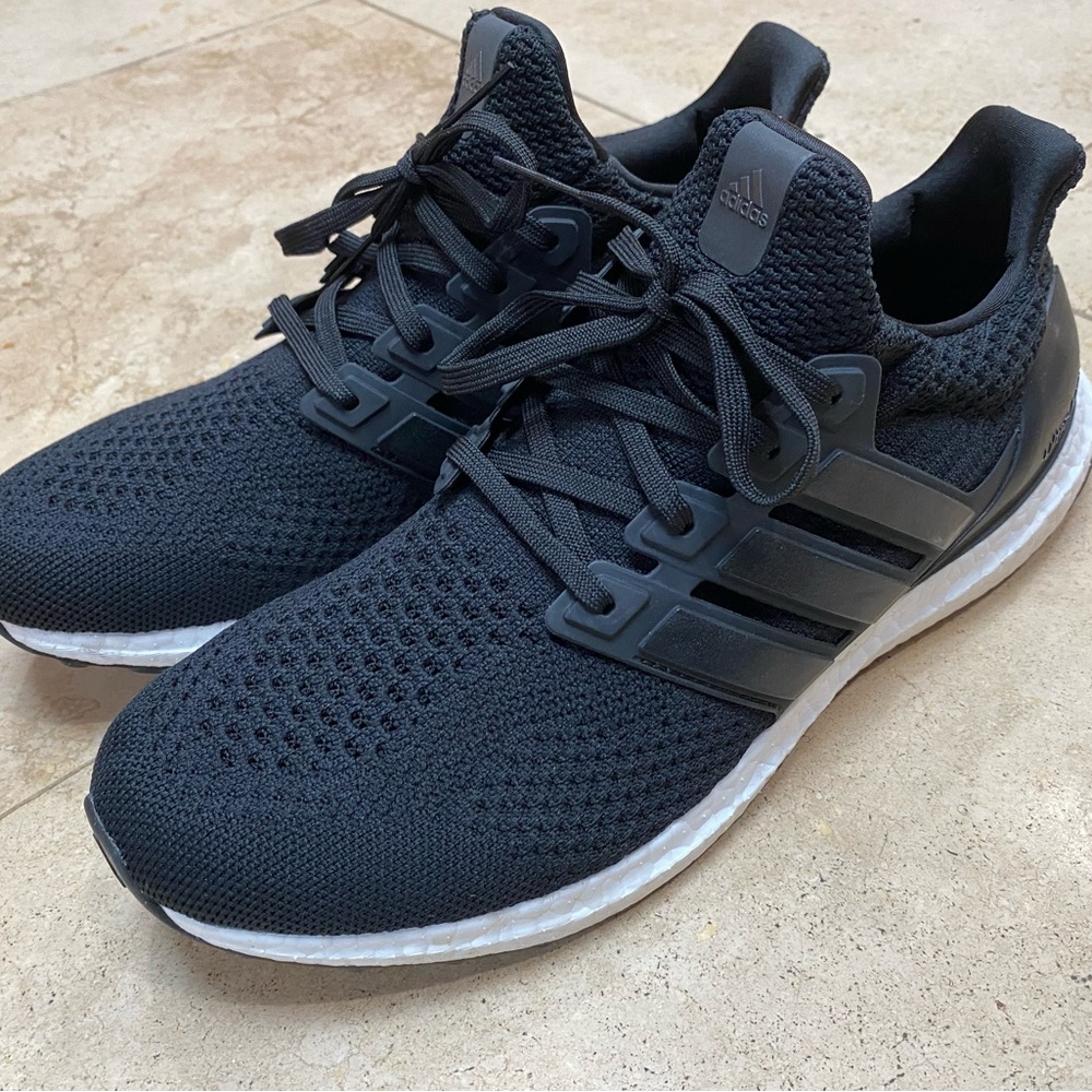 Mens Adidas Ultraboost 5.0 DNA Size 11